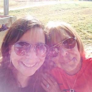 Meet your Posher, Mona